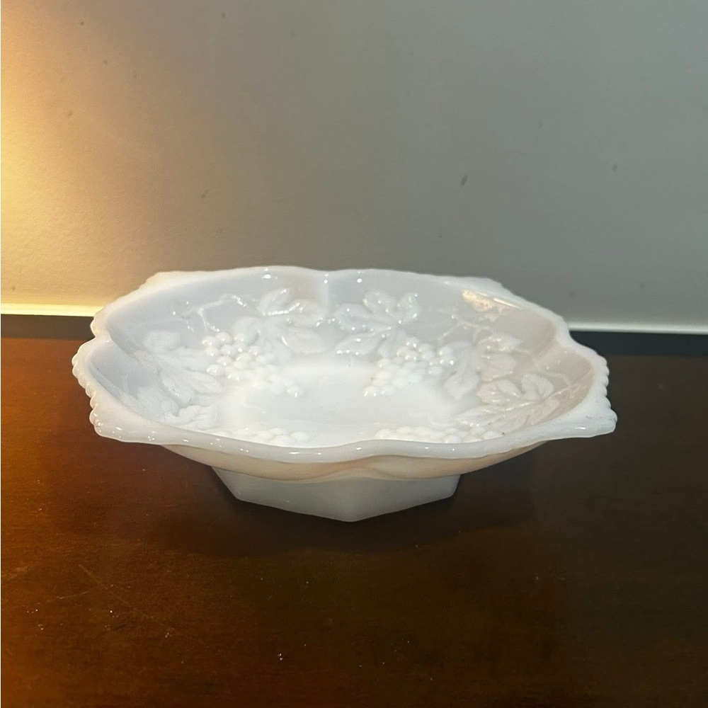 Vintage Anchor Hocking Milk glass serving bowl